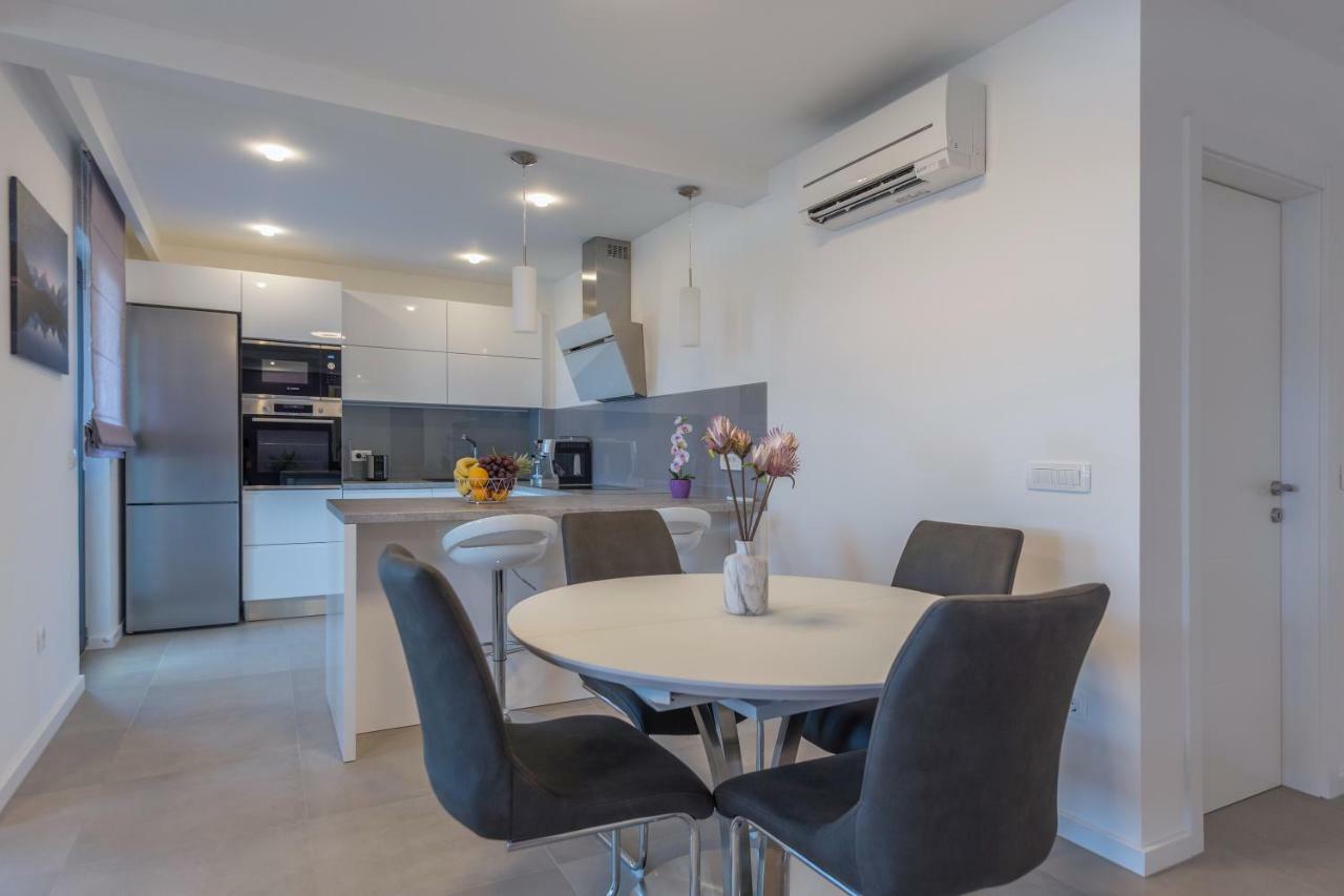 Villa Vid Apartments - Makarska Exklusiv מראה חיצוני תמונה